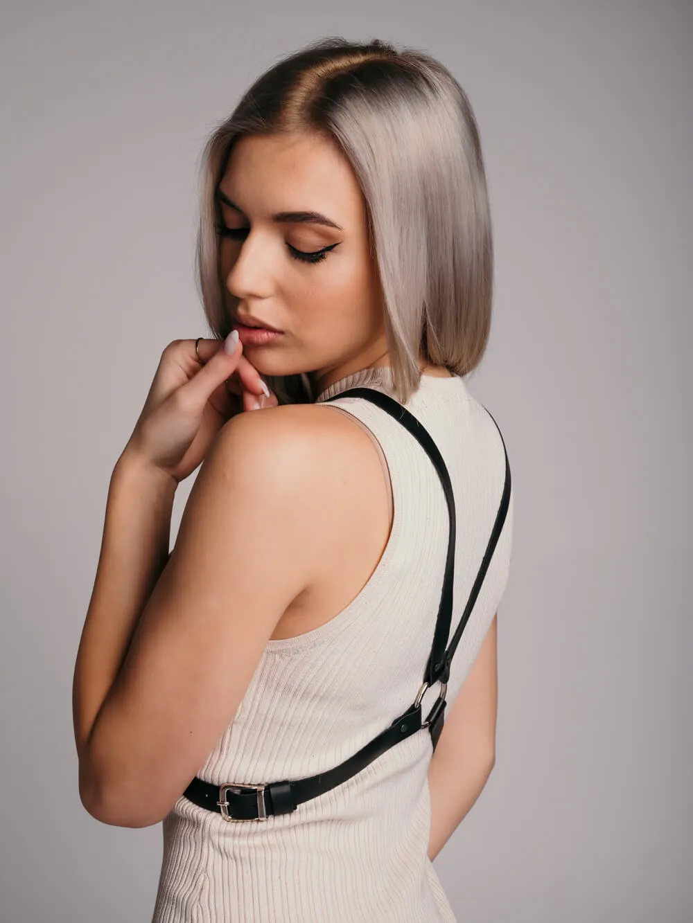 Cybele casual leather body harness accessory with V-neck and back.